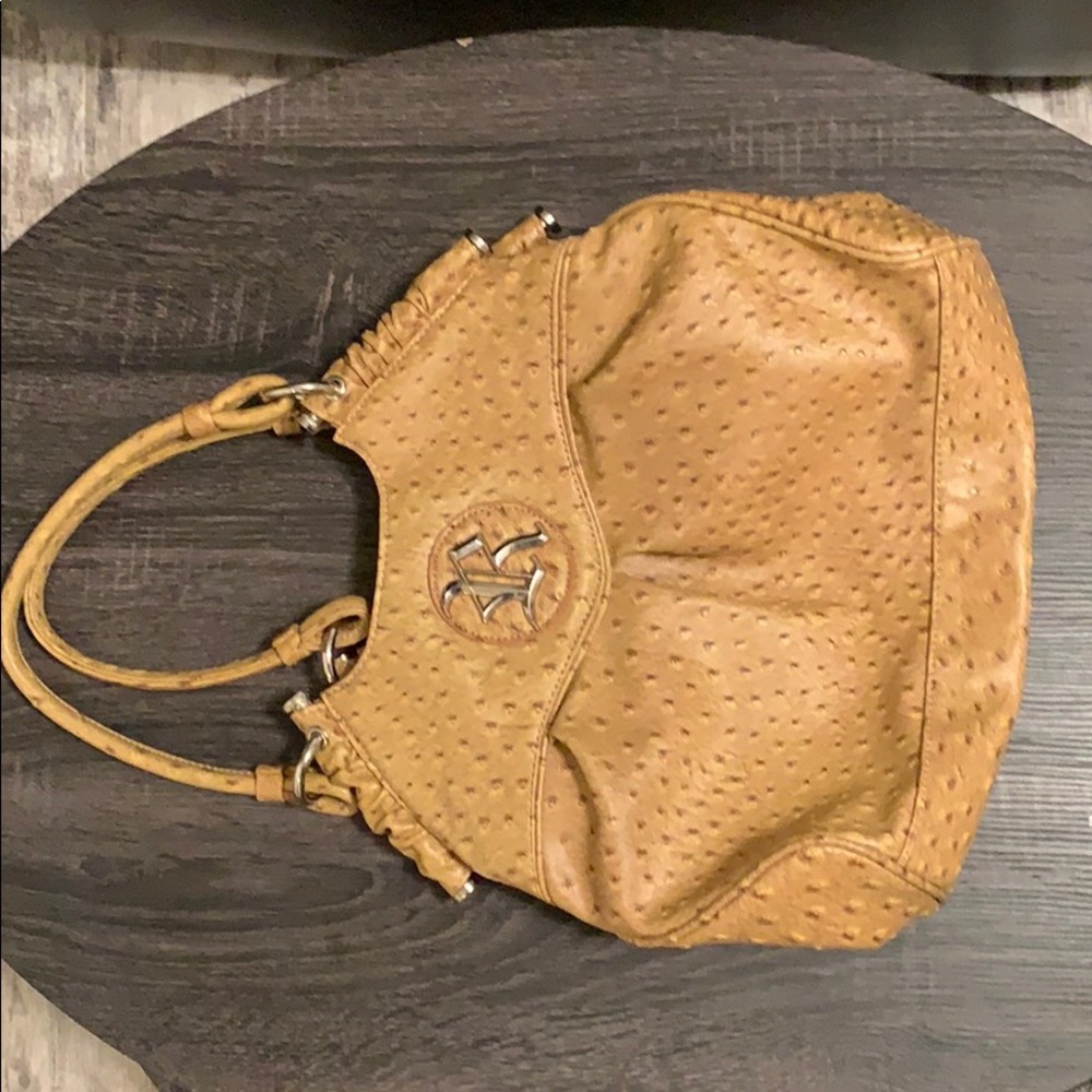 Medium purse.